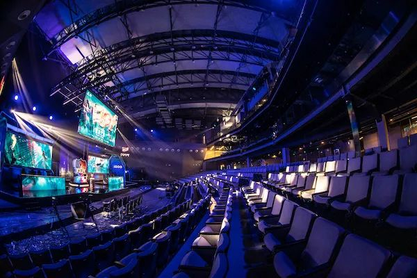 和年轻选手 和年轻选手